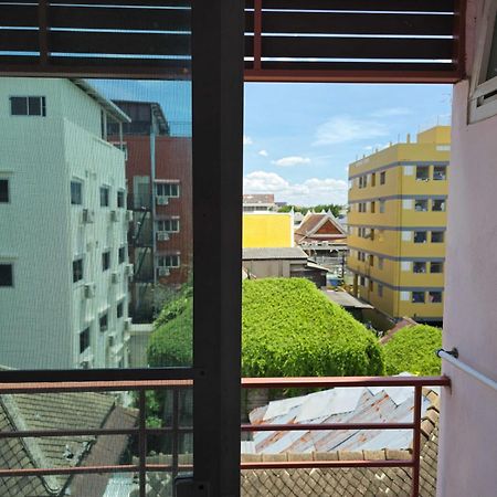 Bonita House Hotel Банкок Екстериор снимка