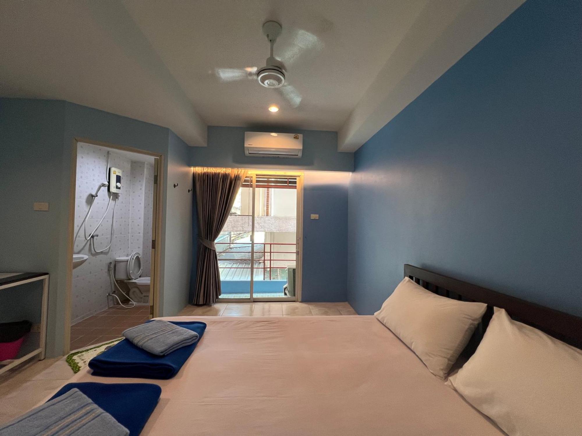 Bonita House Hotel Банкок Екстериор снимка