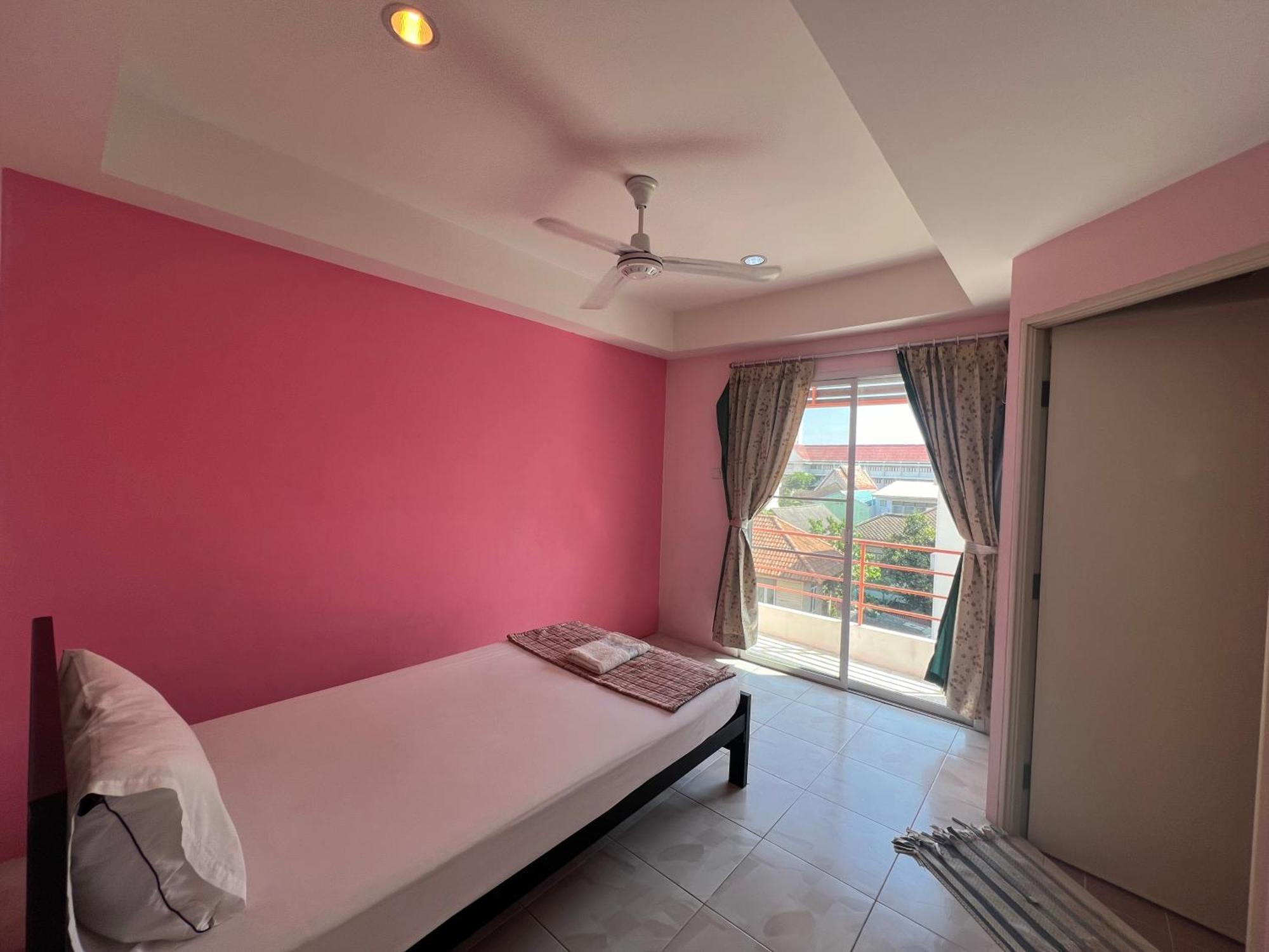Bonita House Hotel Банкок Екстериор снимка