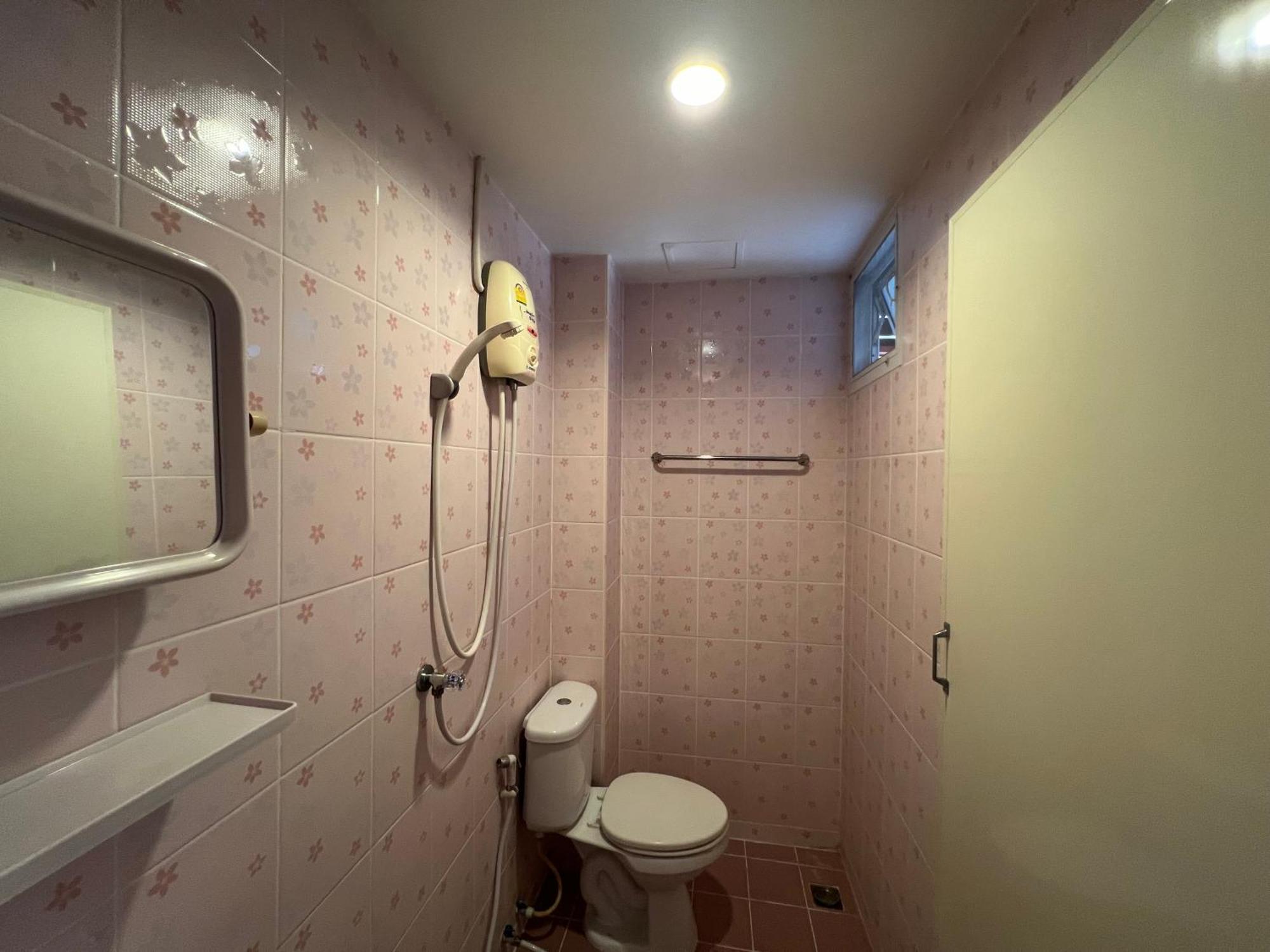 Bonita House Hotel Банкок Стая снимка
