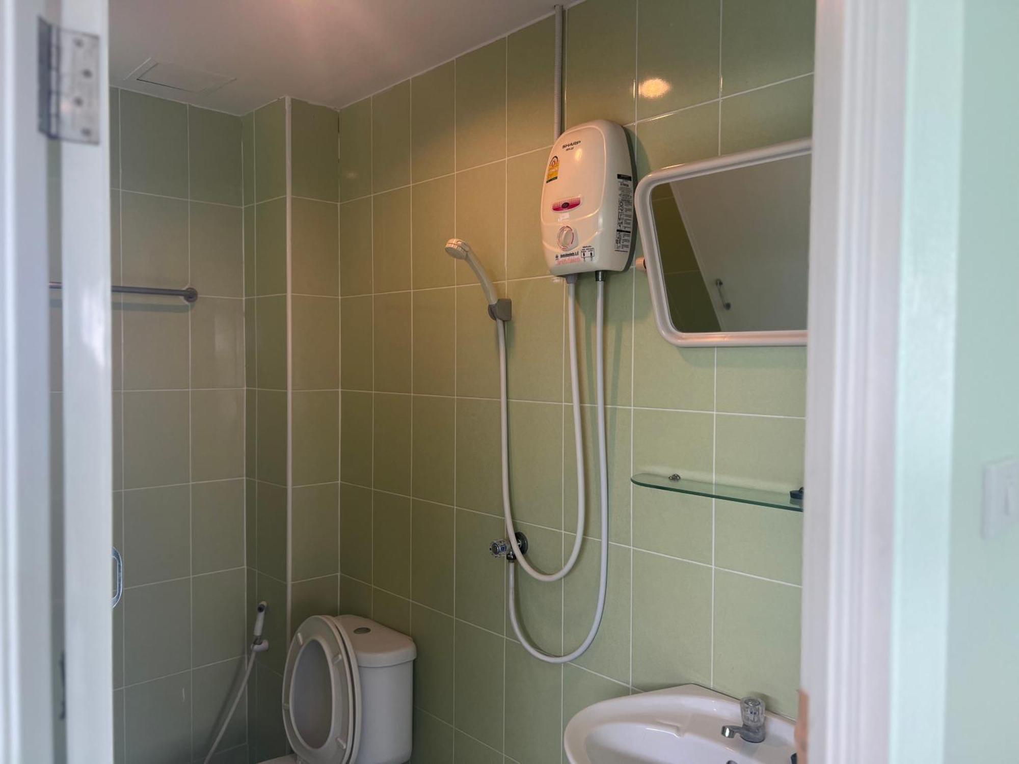 Bonita House Hotel Банкок Екстериор снимка