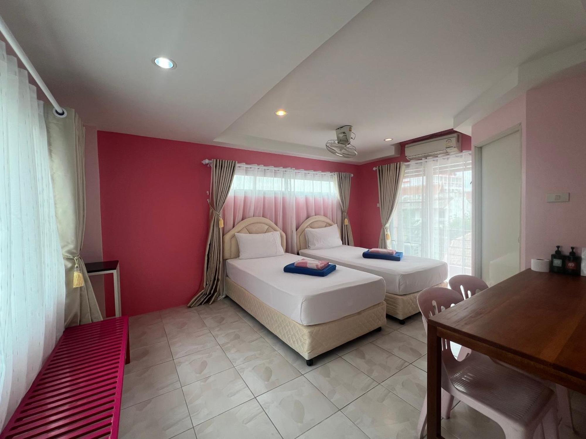 Bonita House Hotel Банкок Екстериор снимка