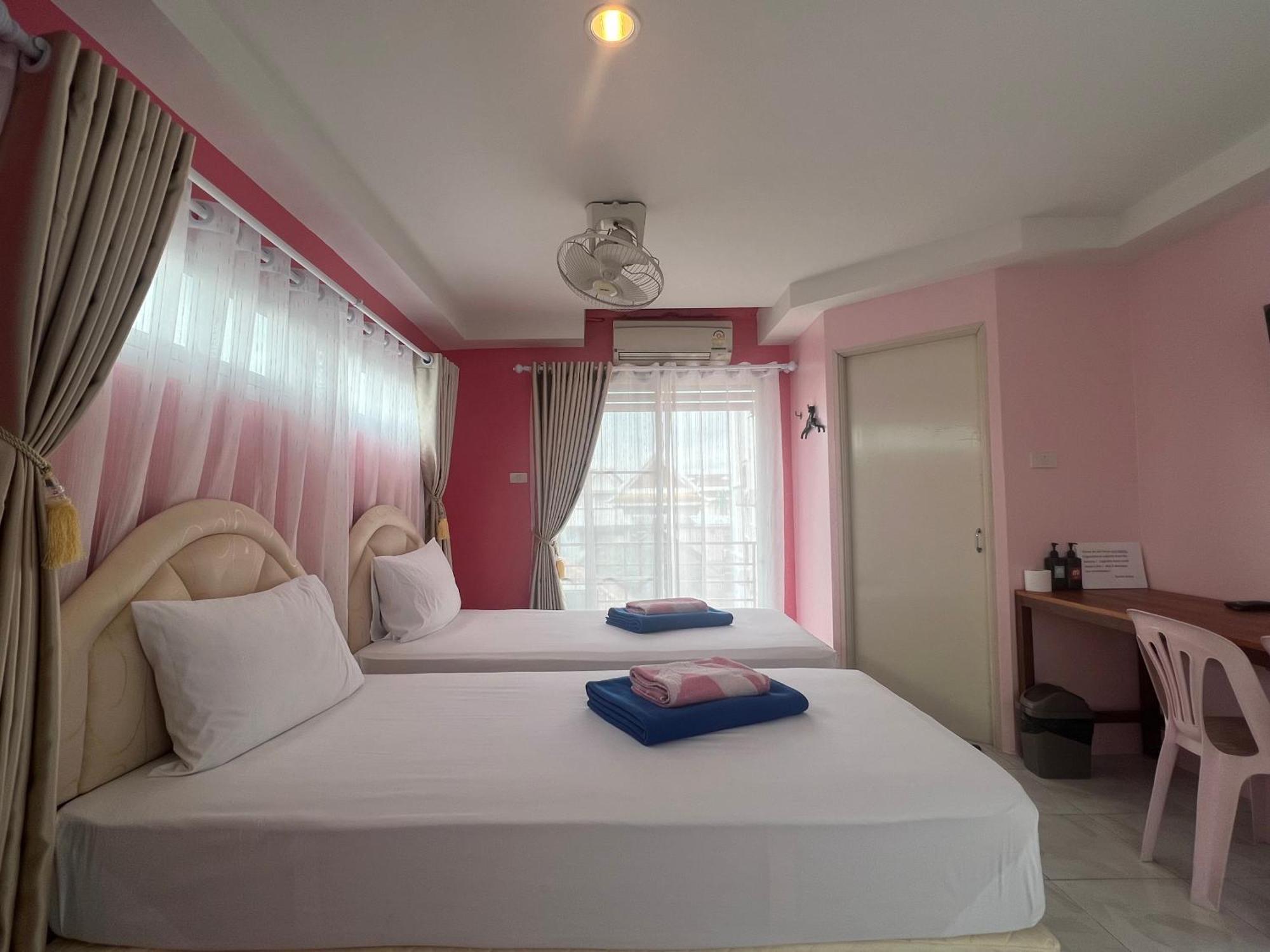 Bonita House Hotel Банкок Екстериор снимка